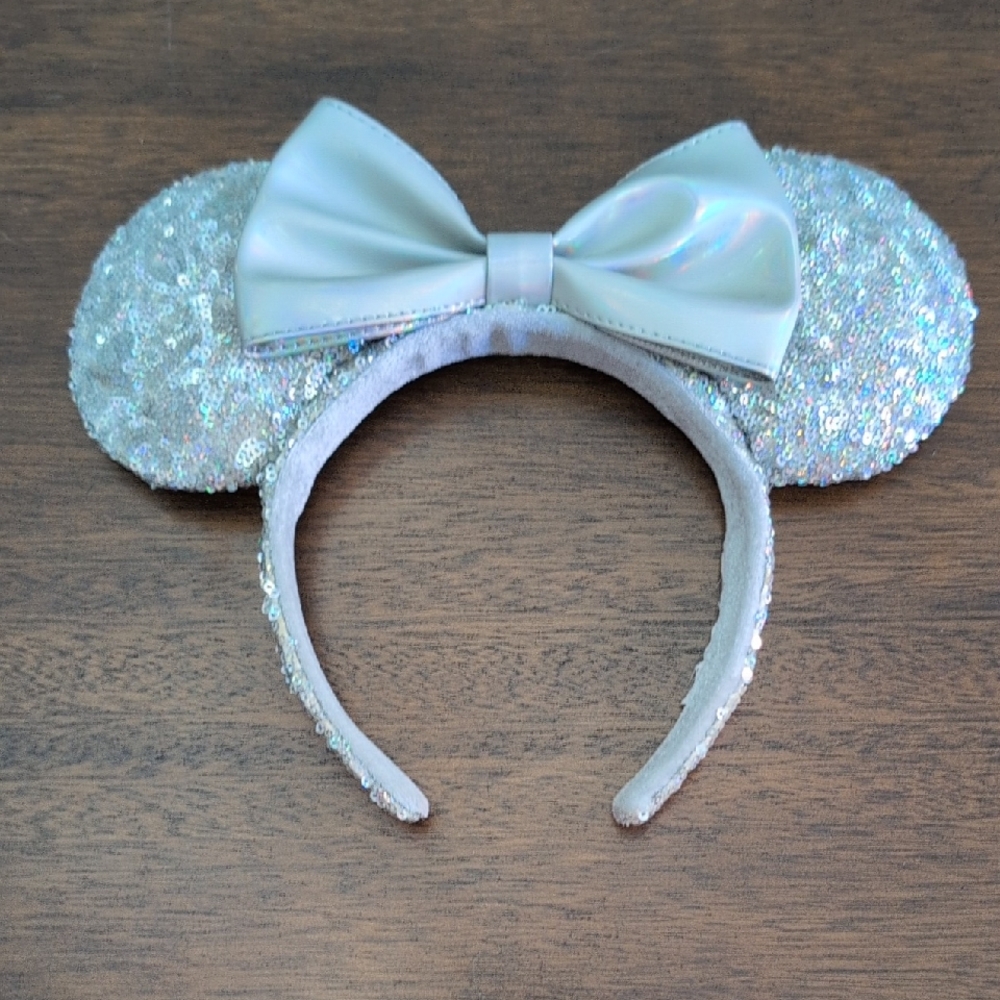 Sequin Sparkly Silver 🩶 Minnie Mouse Ears